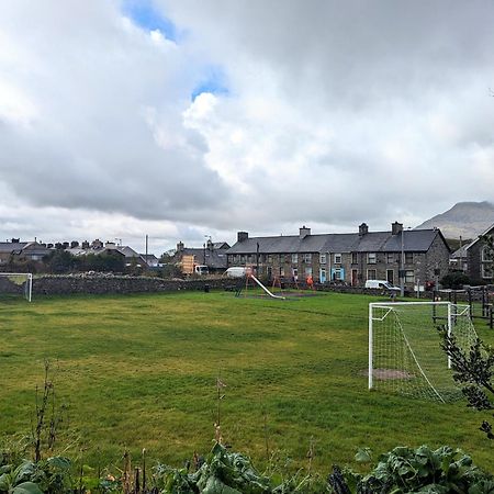 Cheerful 2 Bed Home With Mountain Views Blaenau Ffestiniog Eksteriør billede